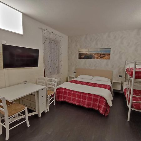 פונטי סול מינצ'יו Appartamento Vicino Lago Di Garda, Peschiera, Gardaland מראה חיצוני תמונה